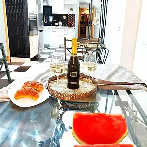 elegant-2-bedrooms-wifi-free.adeje-hotels.com/